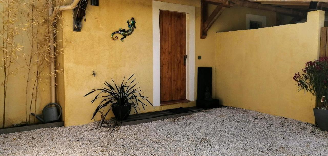 Maison F2, Neuve Au Calme Avec Jardinet La Crau Luaran gambar