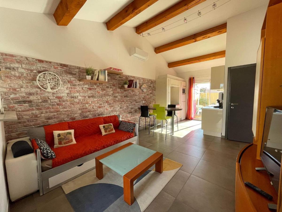 Maison F2, Neuve Au Calme Avec Jardinet La Crau Luaran gambar