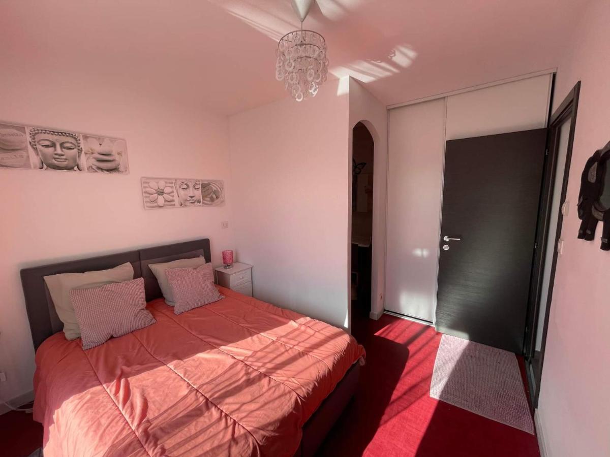 Maison F2, Neuve Au Calme Avec Jardinet La Crau Luaran gambar
